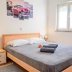 Apartment Charlie